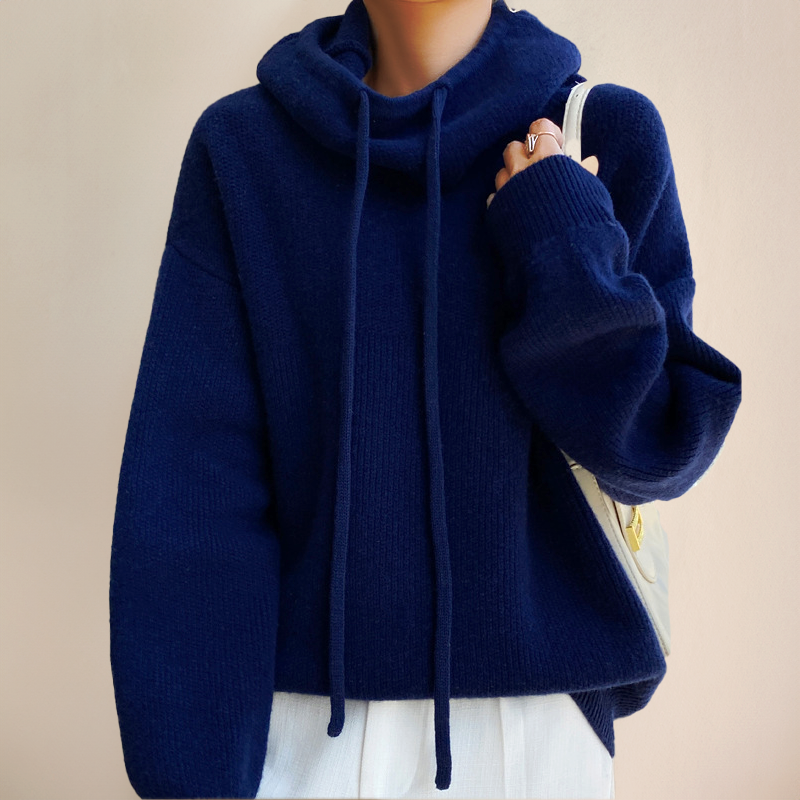 Pull Enveloppant à Capuche Haute – Bleu