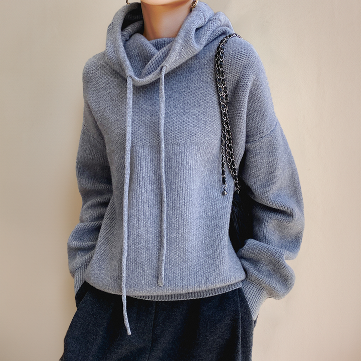 Pull Enveloppant à Capuche Haute