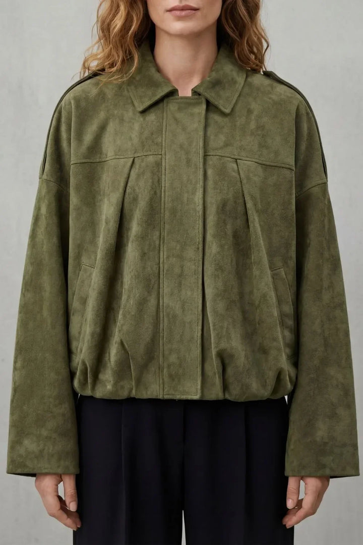 Veste Courte à Volume Sculpté – Olive
